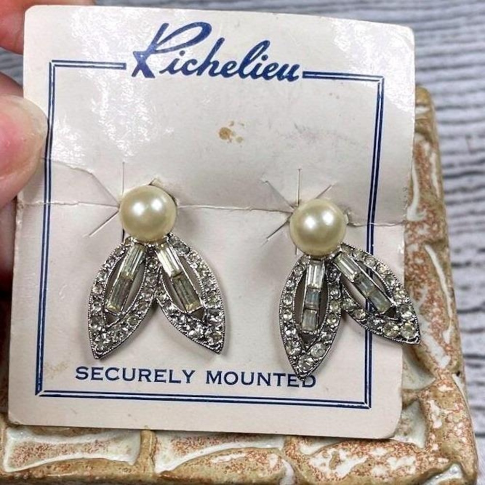 Richelieu Bow Style rhinestones & Pearls clip on Earrings